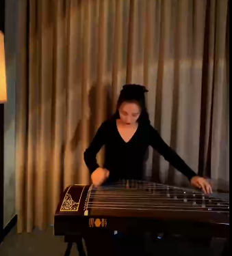 旗旗  正在直播中......